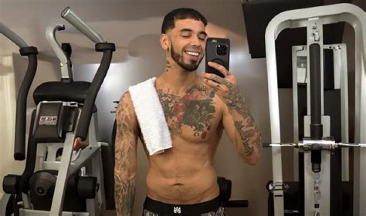 Anuel AA Weight Loss In 2022 -How Much Weight Did He Lose?
