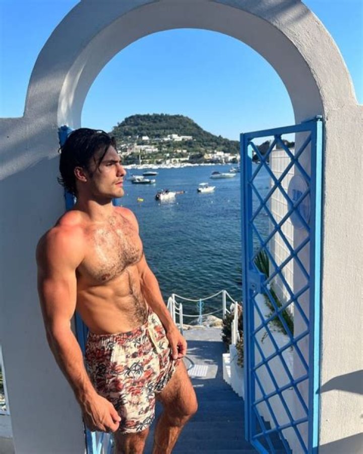 Chris Petrone Height, Weight, Net Worth, Age, Birthday, Wikipedia, Who, Instagram, Biography