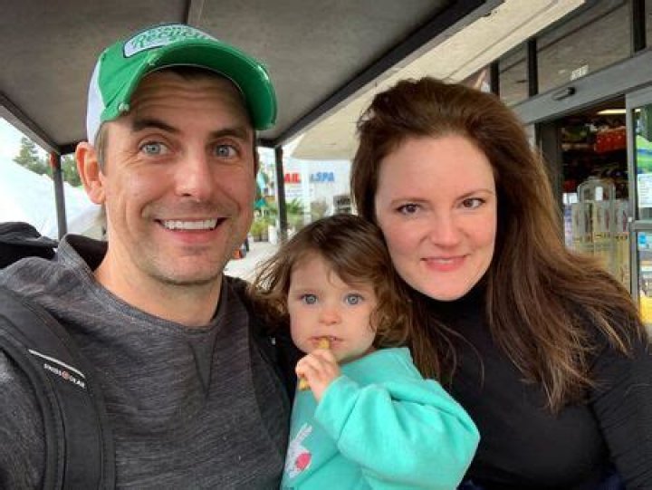 Cooper Barnes is Married to Wife: Liz Stewart.