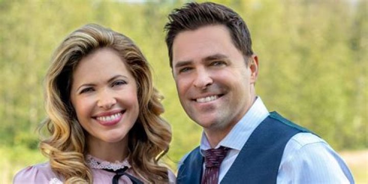 Is Pascale Hutton Married, Who are Her Husband and Children?