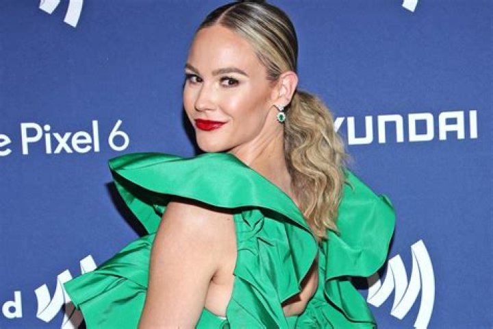 
Meghan King Gives Update on New Boyfriend as She Reveals She Does Background Checks on All Her Dates 