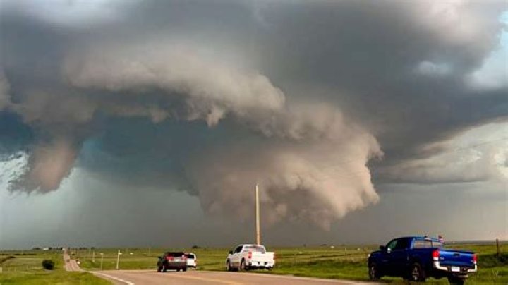 
Tornadoes seen in Oklahoma, Kansas as derecho anticipated in central and eastern US 