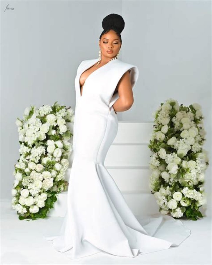 
Yemi Alade Stuns In New Photos 