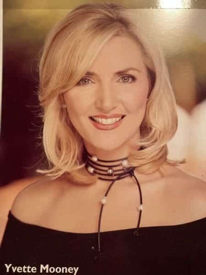 
Yvette Mooney Height, Weight, Net Worth, Age, Birthday, Wikipedia, Who, Nationality, Biography 
